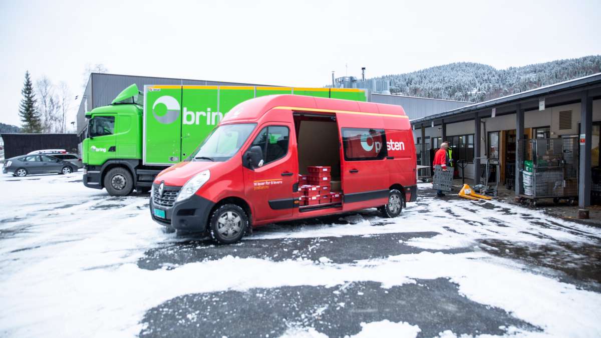 Posten-bil og Bring-lastebil